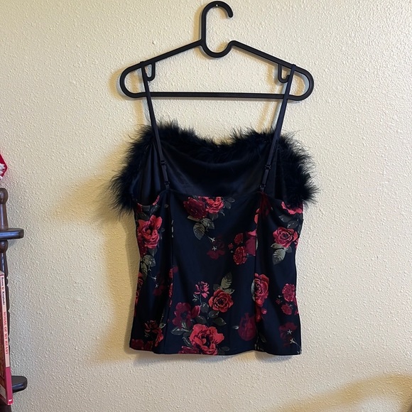 90s Look Ember Floral and Feather Mesh Tank - Picture 3 of 4